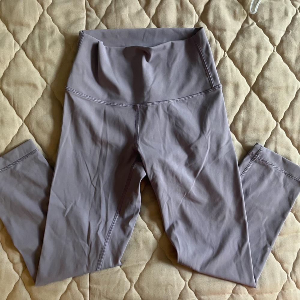 Lululemon lilac leggings size 4